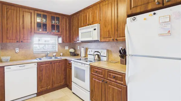 381 S HOLLYBROOK DR #106, Pembroke Pines, FL 33025