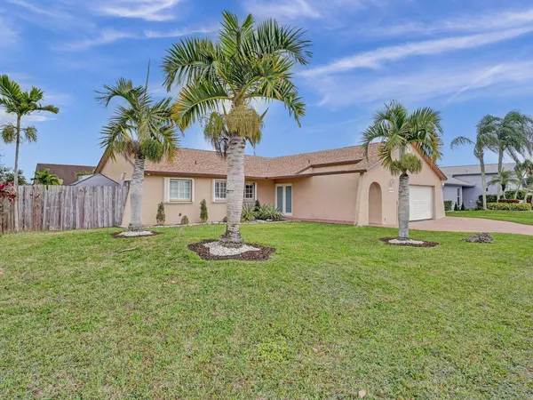 4950 NW 85th TER, Lauderhill, FL 33351