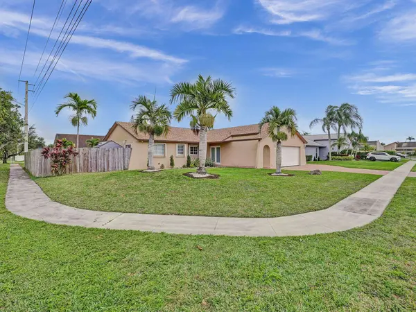 4950 NW 85th TER, Lauderhill, FL 33351