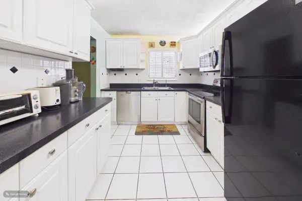 8511 OLD COUNTRY MNR #401, Davie, FL 33328