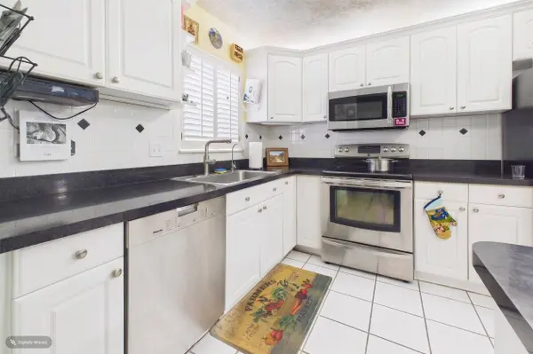 8511 OLD COUNTRY MNR #401, Davie, FL 33328