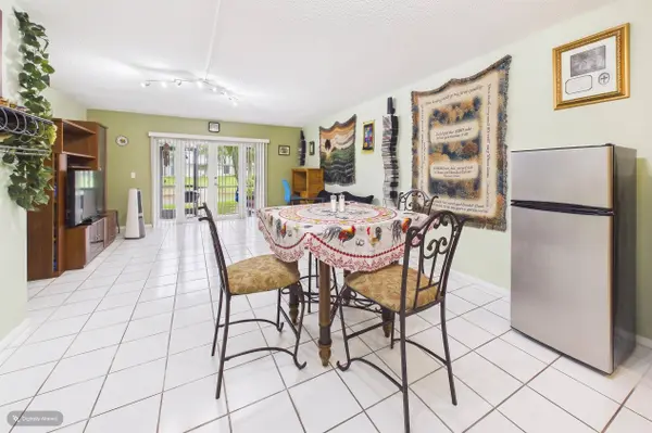 8511 OLD COUNTRY MNR #401, Davie, FL 33328