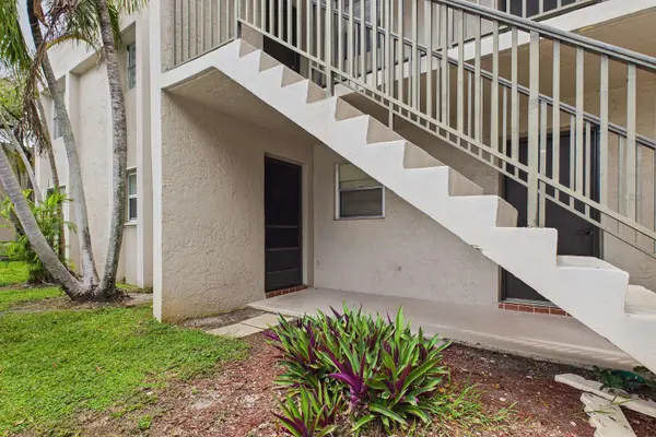 8511 OLD COUNTRY MNR #401, Davie, FL 33328