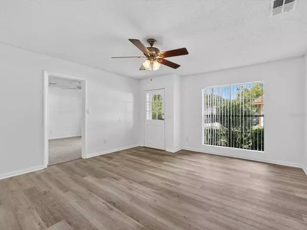 701 WOODLAWN DR, Winter Springs, FL 32708