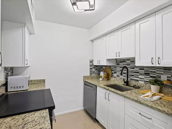 851 MILES AVE #13, Winter Park, FL 32789