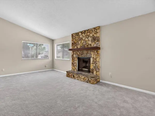 724 LAKESIDE DR, Winter Springs, FL 32708