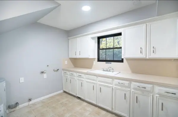 5412 Lodge Creek Dr, Houston, TX 77066-2539