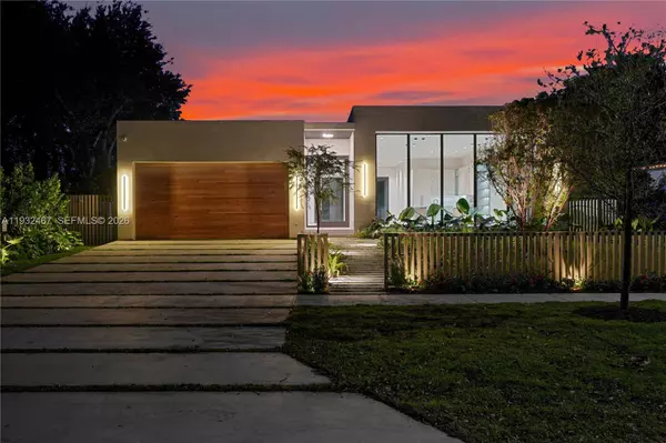 830 Oriole Ave, Miami Springs, FL 33166