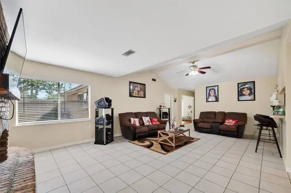 9634 Windswept LN, Houston, TX 77063