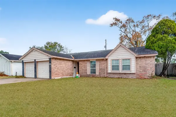 9634 Windswept LN, Houston, TX 77063