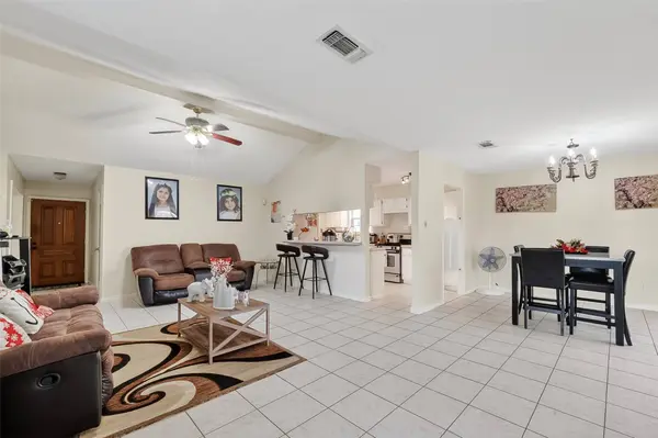 9634 Windswept LN, Houston, TX 77063
