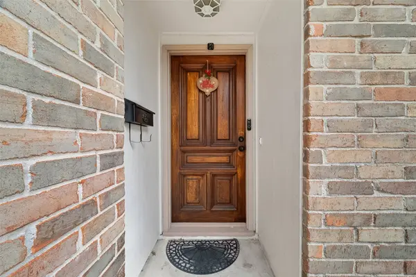 9634 Windswept LN, Houston, TX 77063