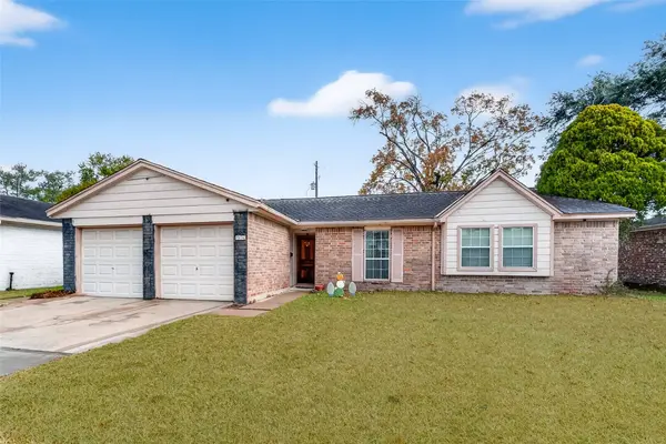 9634 Windswept LN, Houston, TX 77063