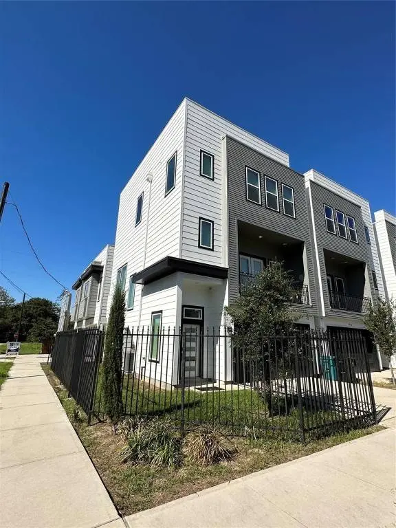 2714 Nagle ST, Houston, TX 77004