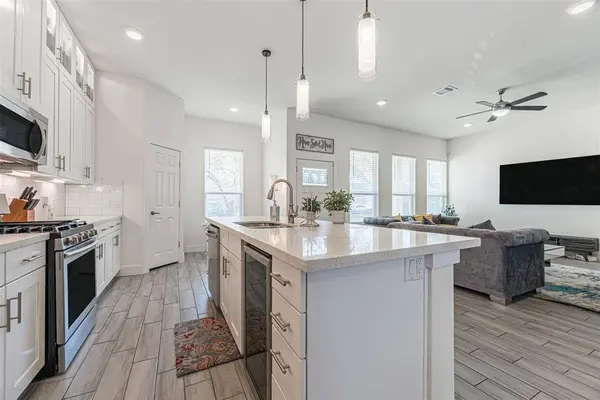 4618 Cashel Glen DR, Houston, TX 77069