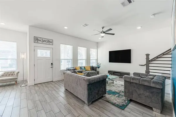 4618 Cashel Glen DR, Houston, TX 77069