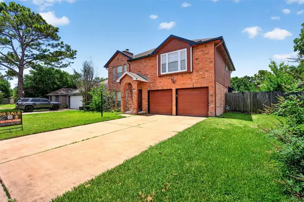 2922 Silent DR, Sugar Land, TX 77498