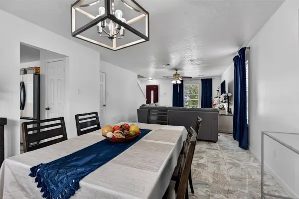 2922 Silent DR, Sugar Land, TX 77498