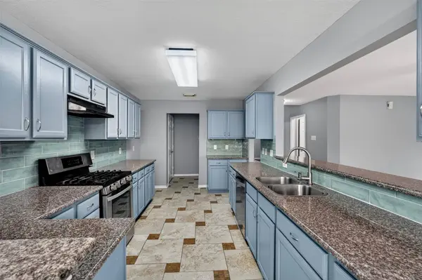 8023 Beech Meadow LN, Houston, TX 77083