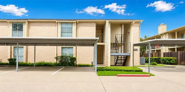 700 Thicket LN #304, Houston, TX 77079