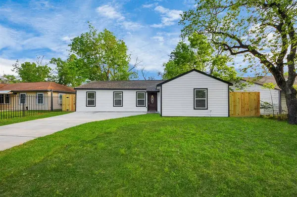 5821 Southwell ST, Houston, TX 77033