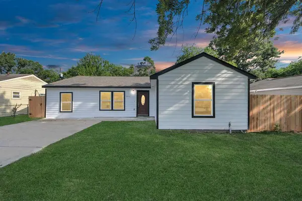5911 Southurst ST, Houston, TX 77033