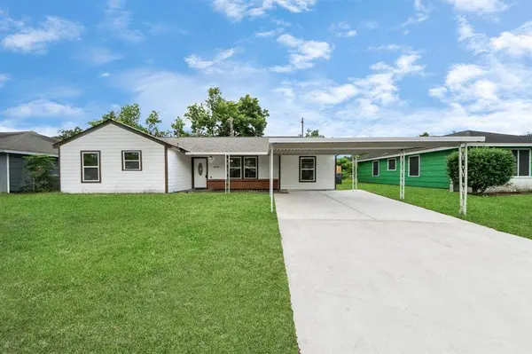 5634 Beldart ST, Houston, TX 77033