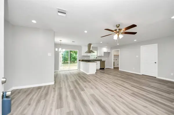 5634 Beldart ST, Houston, TX 77033