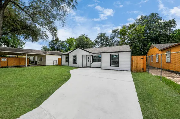 10118 Cathedral DR, Houston, TX 77051