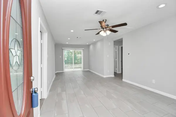 5041 Southwind ST, Houston, TX 77033