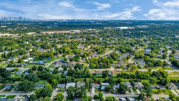 5041 Southwind ST, Houston, TX 77033