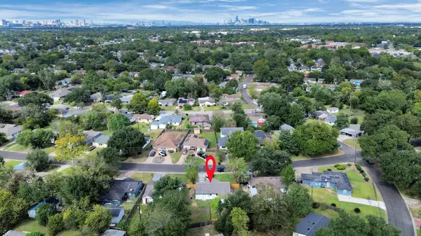 4842 Larkspur ST, Houston, TX 77033