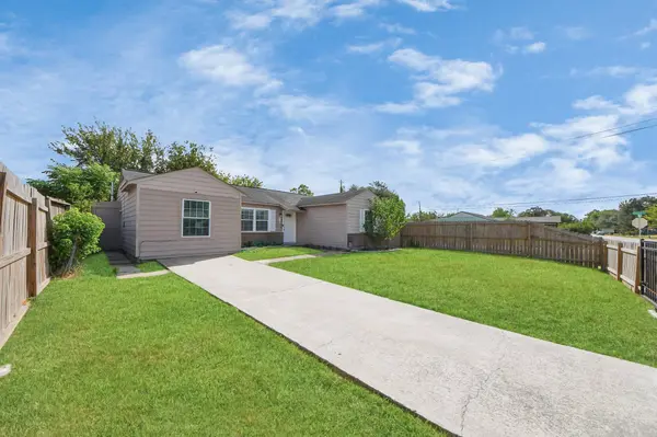 10209 Cathedral DR, Houston, TX 77051
