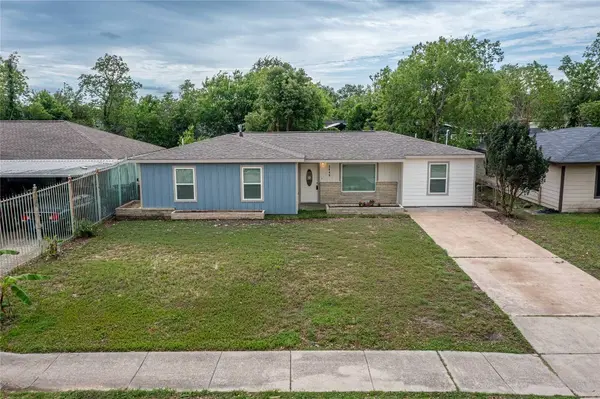 5646 Flamingo DR, Houston, TX 77033