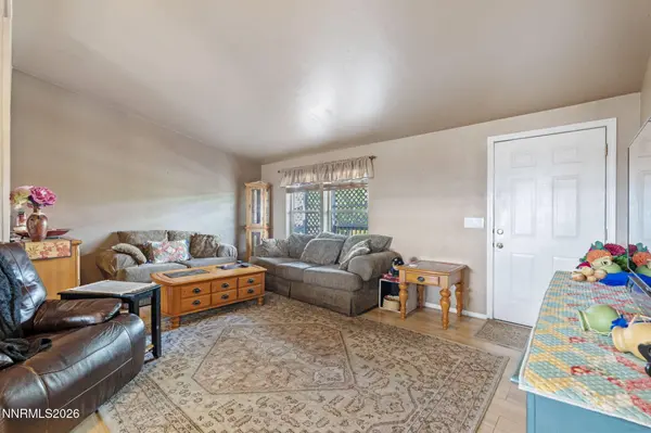 4790 Skyline DR, Silver Springs, NV 89429
