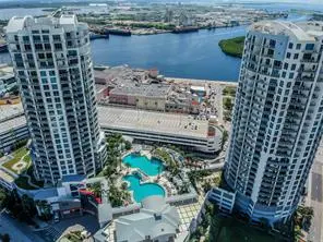 feature image of Discovering Channelside: Tampa’s Vibrant Waterfront Neighborhood