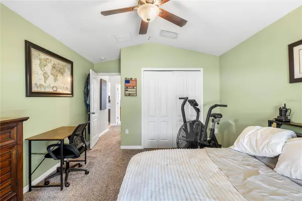 8020 ALAMOSA WOOD AVE, Ruskin, FL 33573