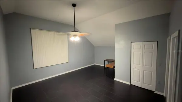 5031 SUNRIDGE PALMS DR, Tampa, FL 33617