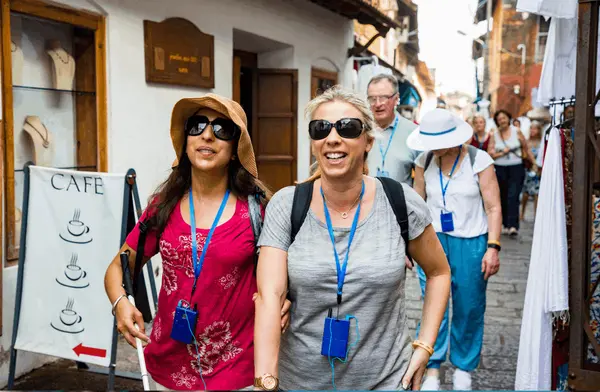 Local School, Commute, and Cost of Living in the Midlands Area,James W Hooker