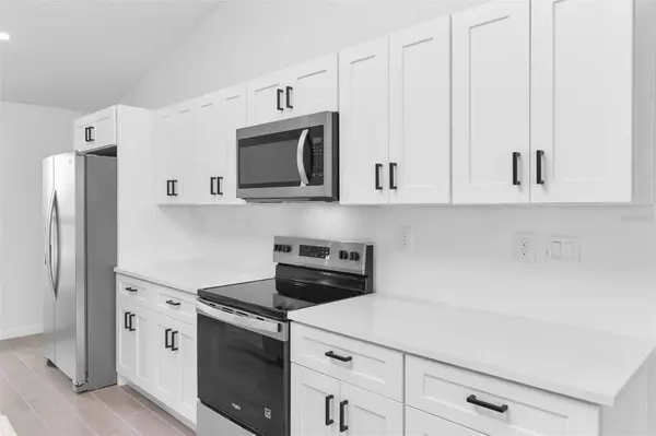 2221 NW 43RD AVE, Cape Coral, FL 33993