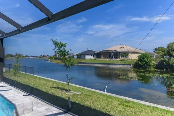 635 NE 7TH TER, Cape Coral, FL 33909