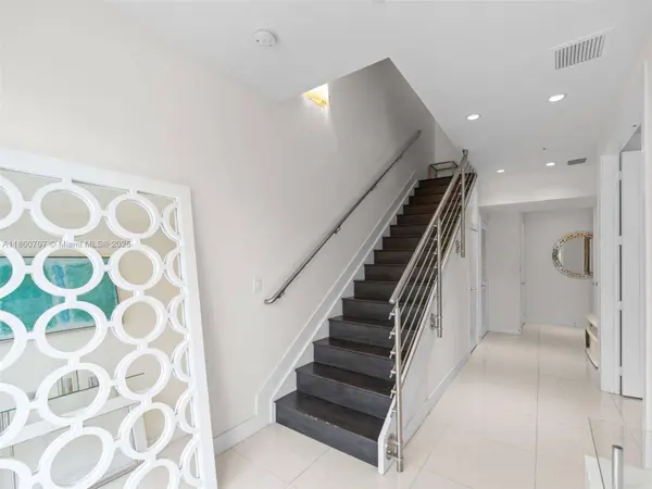 10509 NW 66th St, Doral, FL 33178