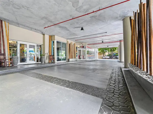10 SW South River Dr #1506, Miami, FL 33130