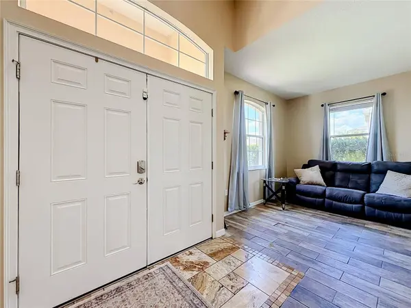8230 WOODVINE CIR, Lakeland, FL 33810
