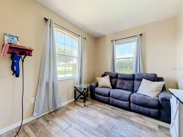 8230 WOODVINE CIR, Lakeland, FL 33810