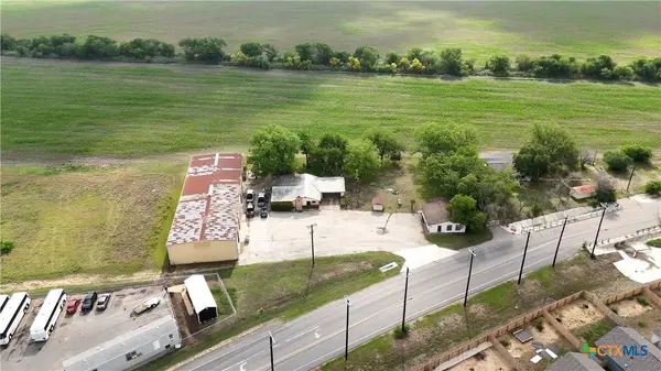 11722 Fischer RD #2, Von Ormy, TX 78073