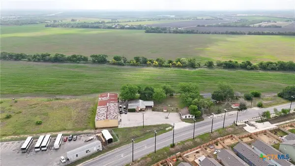 11722 Fischer RD #2, Von Ormy, TX 78073