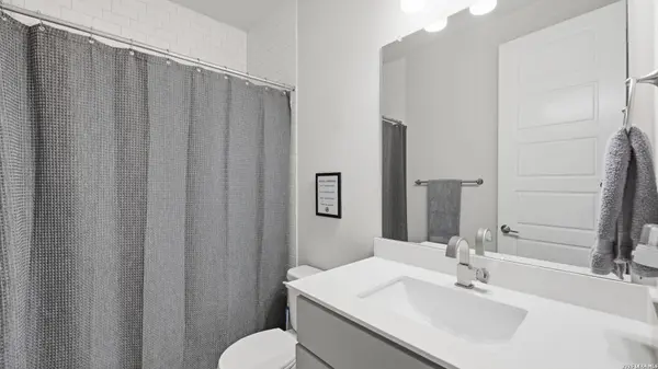 1370 Sahms, New Braunfels, TX 78132