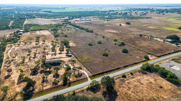 FM 472, Bigfoot, TX 78005