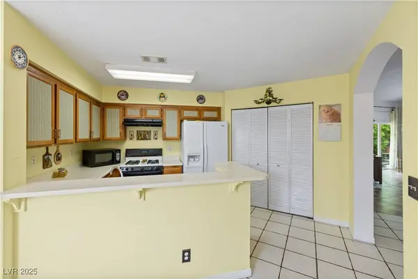 2837 Du Barry Manor LN, Las Vegas, NV 89108